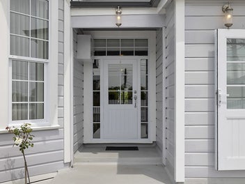 ELEGANT CHARM MEETS MODERN COMFORT