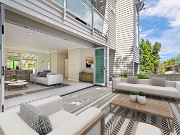 PRESTIGE ON PALMER - Act Now