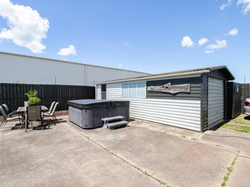 SPACIOUS, TIDY & FULL OF PERSONALITY