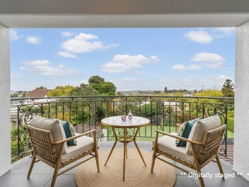 Remuera Apt with Tennis Court & Pool