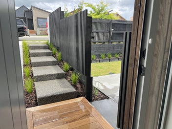 Beautiful, sunny, new and ready to move in:)