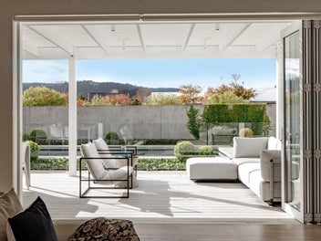 Calm. Considered. Coastal Luxury.