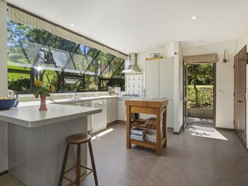 Peace, Privacy & Harbour Views & Super Spacious