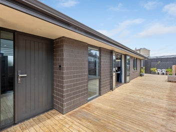 Modern, Fresh Easy Living