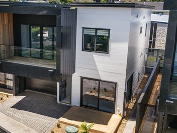 Sophisticated 4-Bedroom Townhouse