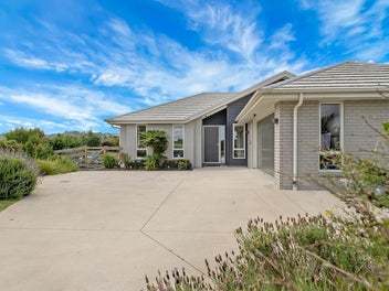 Beautiful Rural Living at Kowhai Downs