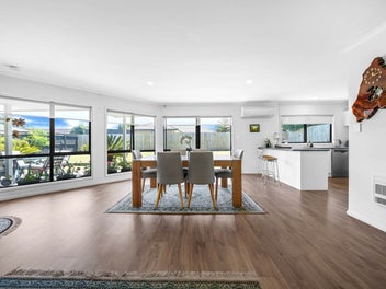 Botany Gem: Spacious Family Living, Prime Location