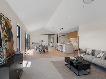 Brand New Luxury Living: Move in Ready