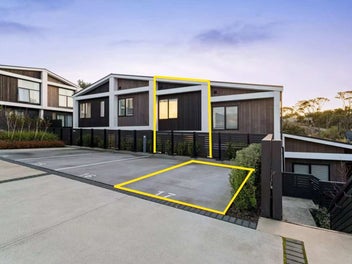 Committed Seller - Gated & Freehold!