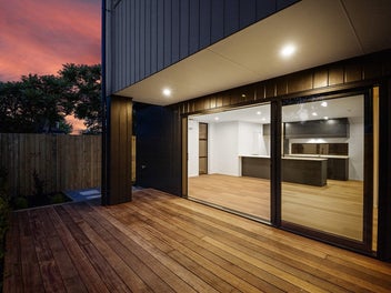 Move in Before Xmas! Freehold City-Living