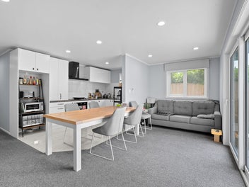 Sun-kissed and Stressless