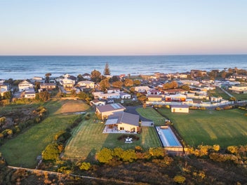 Elegance on the Estuary