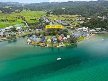 Coastal Cottage by the Sea