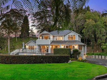 Three-Level Lifestyle Oasis Minutes From Town