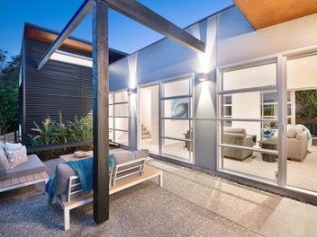 Contemporary Cool: Breaks the Mould, Not the Bank