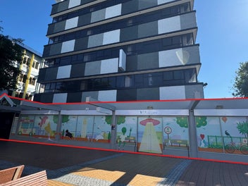 Image 1 of 7