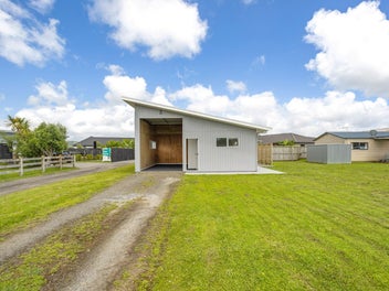 Boatshed + one bedroom unit
