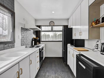 Family-Friendly Convenience in Inglewood