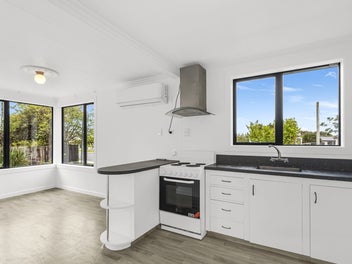 Freshly upgraded Gem in Prime Location!