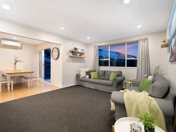 Classic Kiwi 1970s Weatherboard Home!