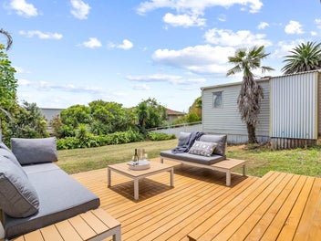 Supersized Family Living with Sea Views!