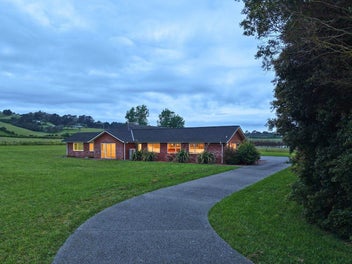 Shh it's a Secret - 397m2 House