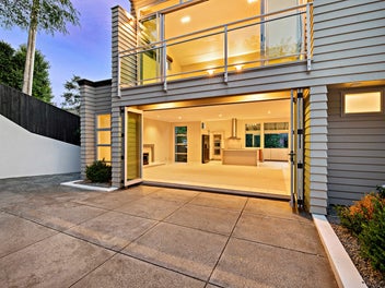 PRESTIGE ON PALMER - Act Now