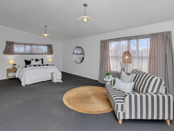 Large home close to the water ($121,000 under CV)