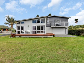 Freehold title close to water