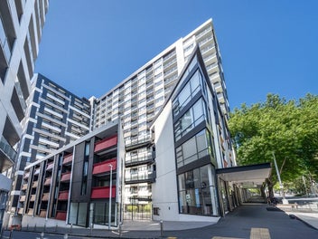 Simply the BEST - Top-floor Queen