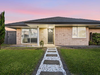 Affordable house on 505qm near Botany junction