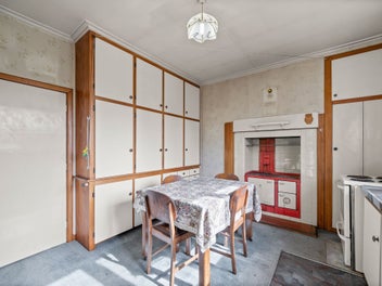 70s Charm & Endless Potential