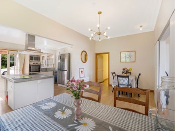 5 Bed / 5 Ensuites – Great Location