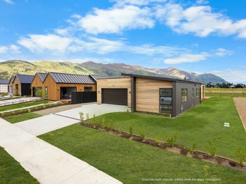 Modern Living, Packed on Packer Rd