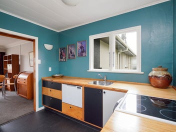 Sunny and Easy Living!