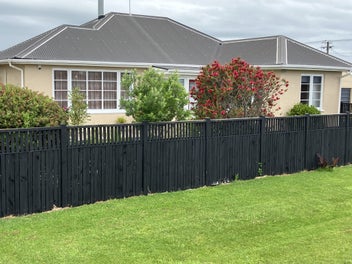 QUALITY HOME AT THE BEACH. CV$560,000