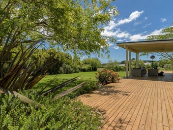 REAL VALUE COUNTRY LIVING UNDER $930,000
