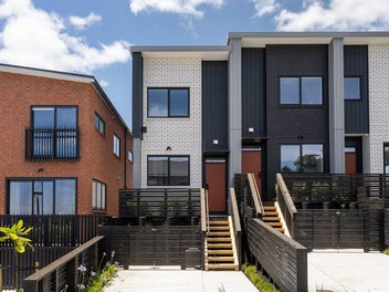 Two-bedroom end-terrace with parking