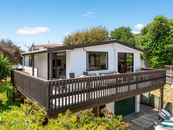 Two Level Omaha Beach Pad