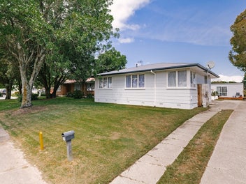 Modern Extension, Massive Living — A Rare Find!