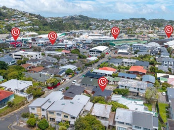 Single Level & Walk to Maccas? YIP!