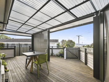 Dual Living - Lake Views