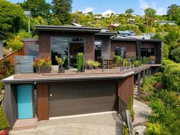 Modern Waterfront Sanctuary