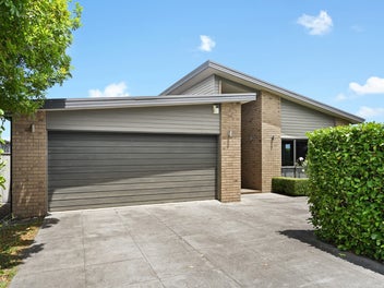 Very Stylish and 230 Sqm Family Home