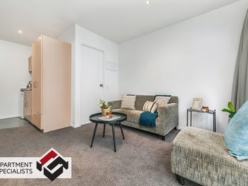 Easy to rent, Simple to hold