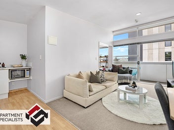 Top Floor, Double Grammar, New Market