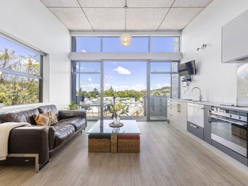 End Unit – Sabina Apartments