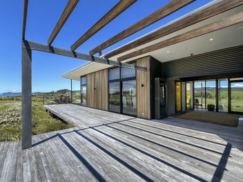 Architectural Coastal Living & Interior Flair