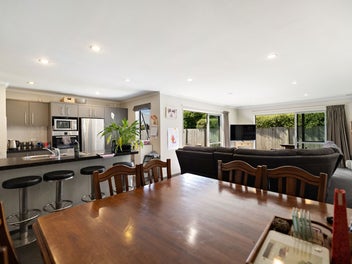 DEADLINE BROUGHT FORWARD - Looking for Love