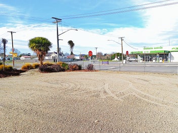 HIGH-PROFILE CORNER SITE IN THE HEART OF WYNDHAM